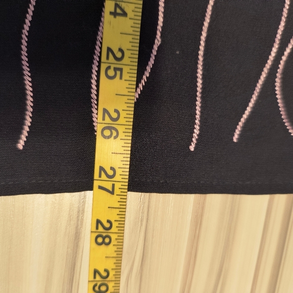 Vintage Michele Pleated Embroidered Floral Boho Black Midi Skirt Sz 10 - Picture 9 of 9